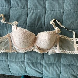 Palindrome 32C Lacy Bra Anthropologie